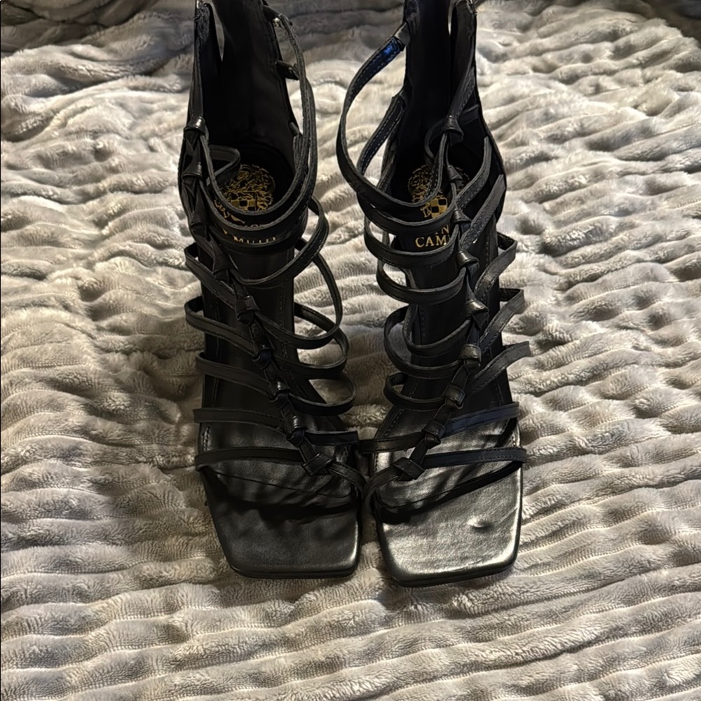Vince Camuto Black Heels Elegant Design